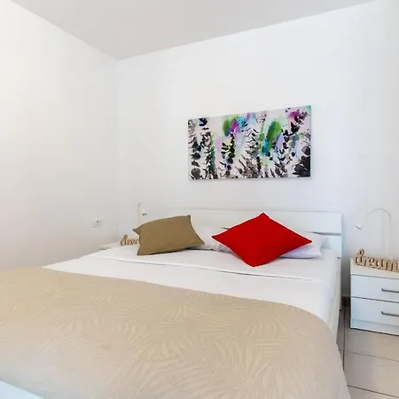 Apartment Dolac Nerezine
